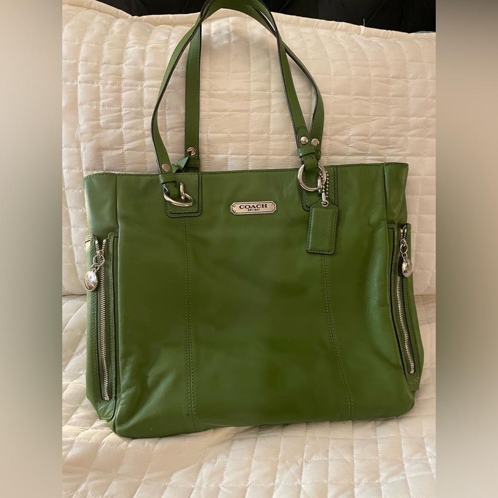 Coach apple green leather tote shoulder bag
